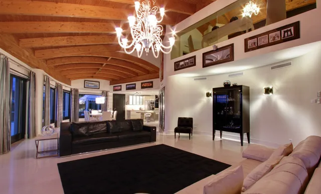 10-Bedroom Villa in Estepona 4