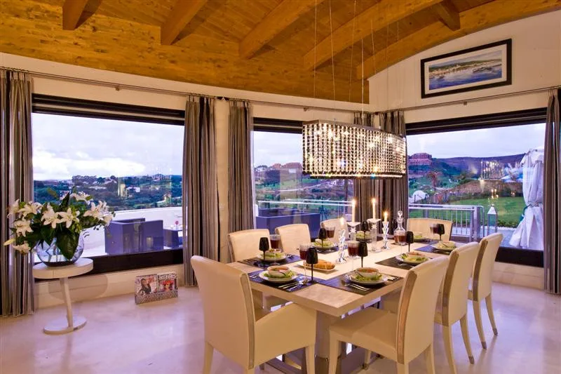 10-Bedroom Villa in Estepona 5