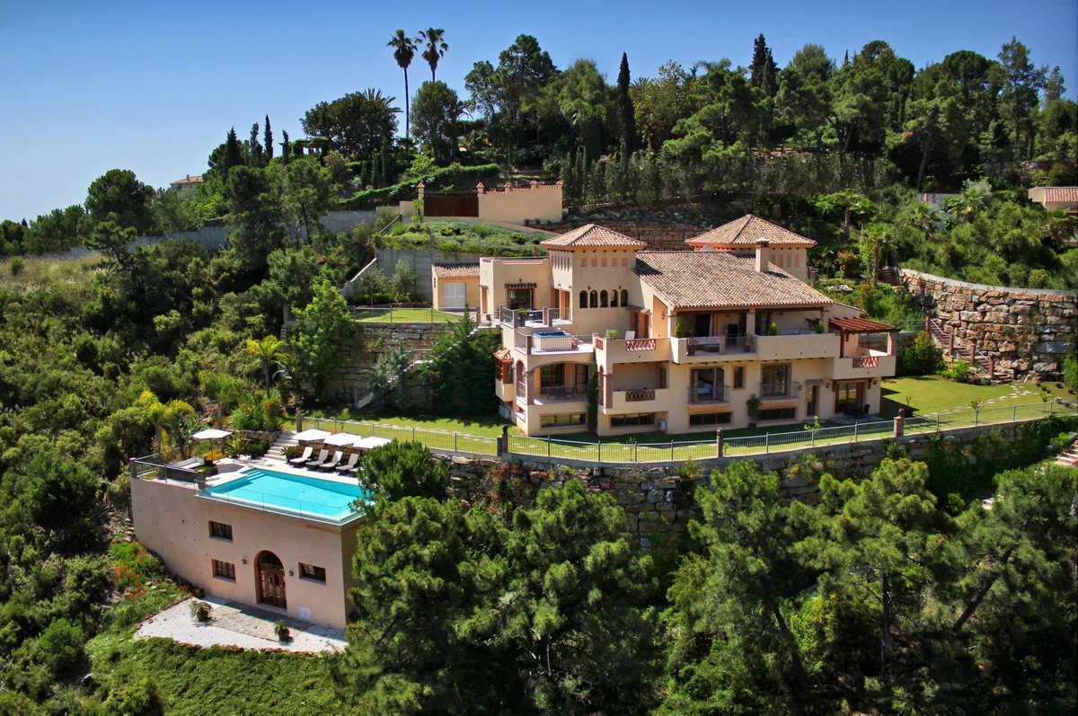 6-Bedroom Villa in El Madroñal Main