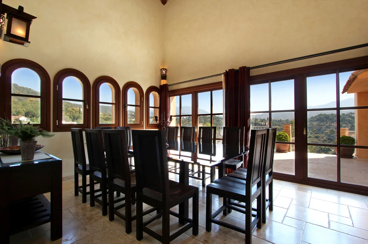 6-Bedroom Villa in El Madroñal 5