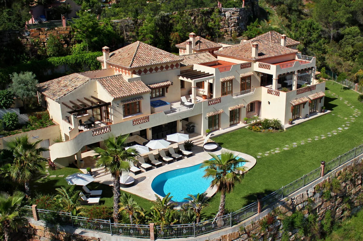 7-Bedroom Villa in El Madroñal Main