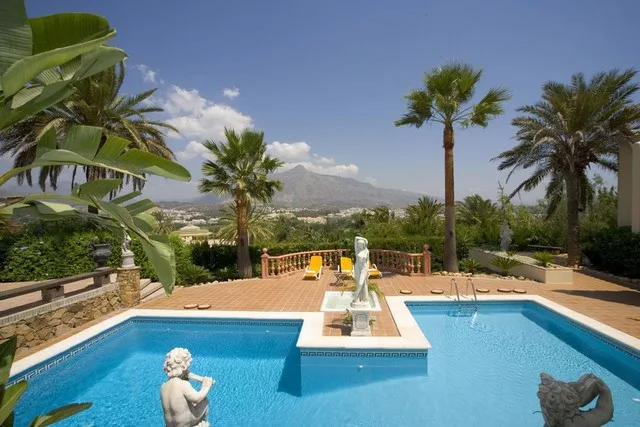8-Bedroom Villa in Las Brisas Main