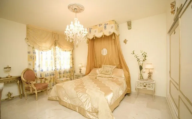 8-Bedroom Villa in Las Brisas 3
