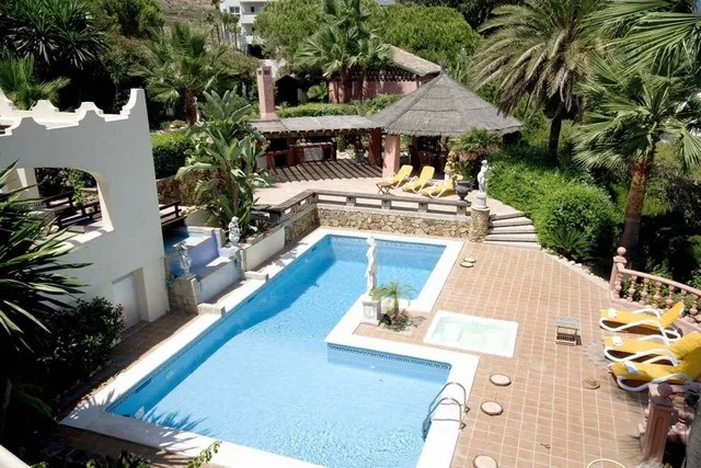 8-Bedroom Villa in Las Brisas 4