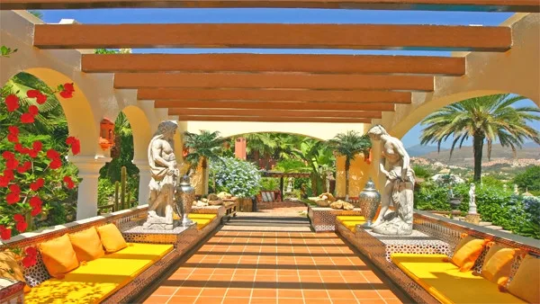 8-Bedroom Villa in Las Brisas 5