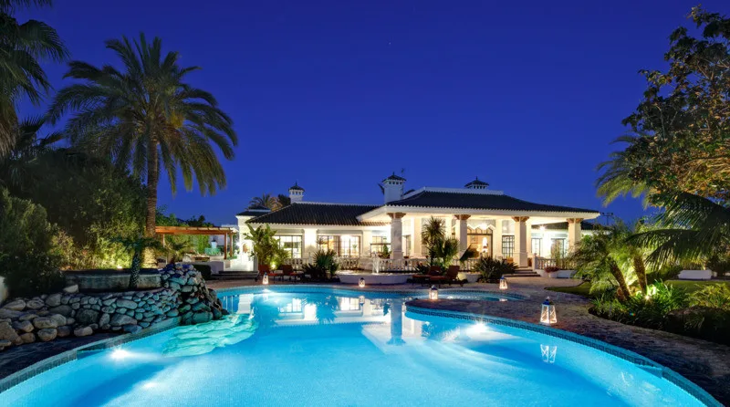 10-Bedroom Villa in Nueva Andalucía Main