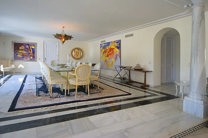 10-Bedroom Villa in Nueva Andalucía 3