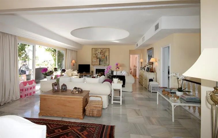 4-Bedroom Villa in The Golden Mile 2