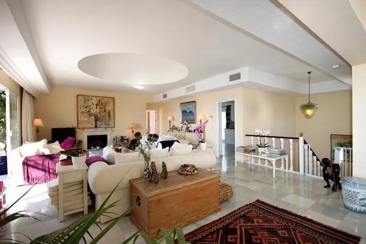 4-Bedroom Villa in The Golden Mile 3