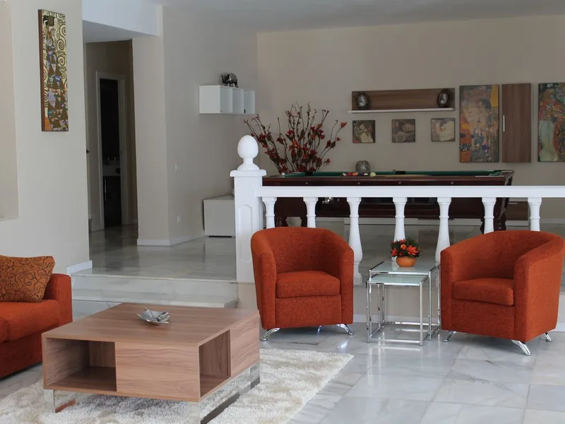 6-Bedroom Villa in Puerto Banús 3