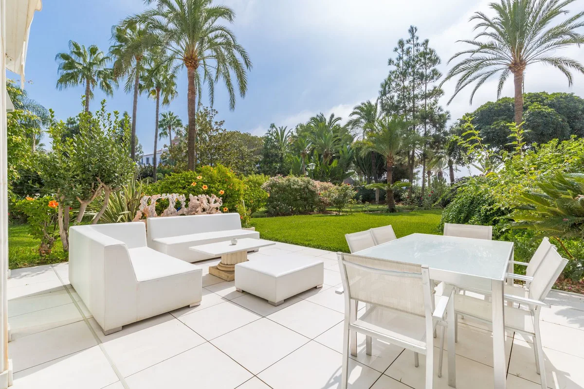 3-Bedroom Apartment in Puerto Banús 2
