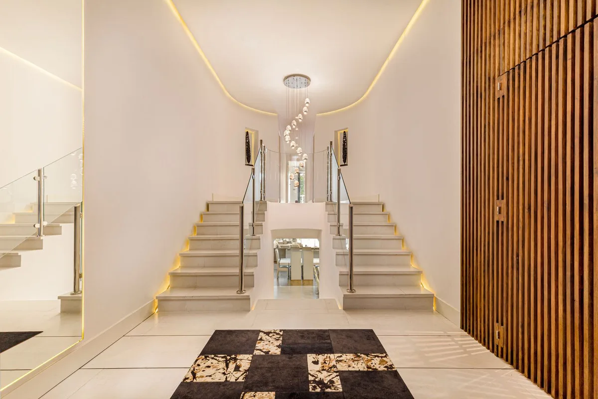 3-Bedroom Apartment in Puerto Banús 5