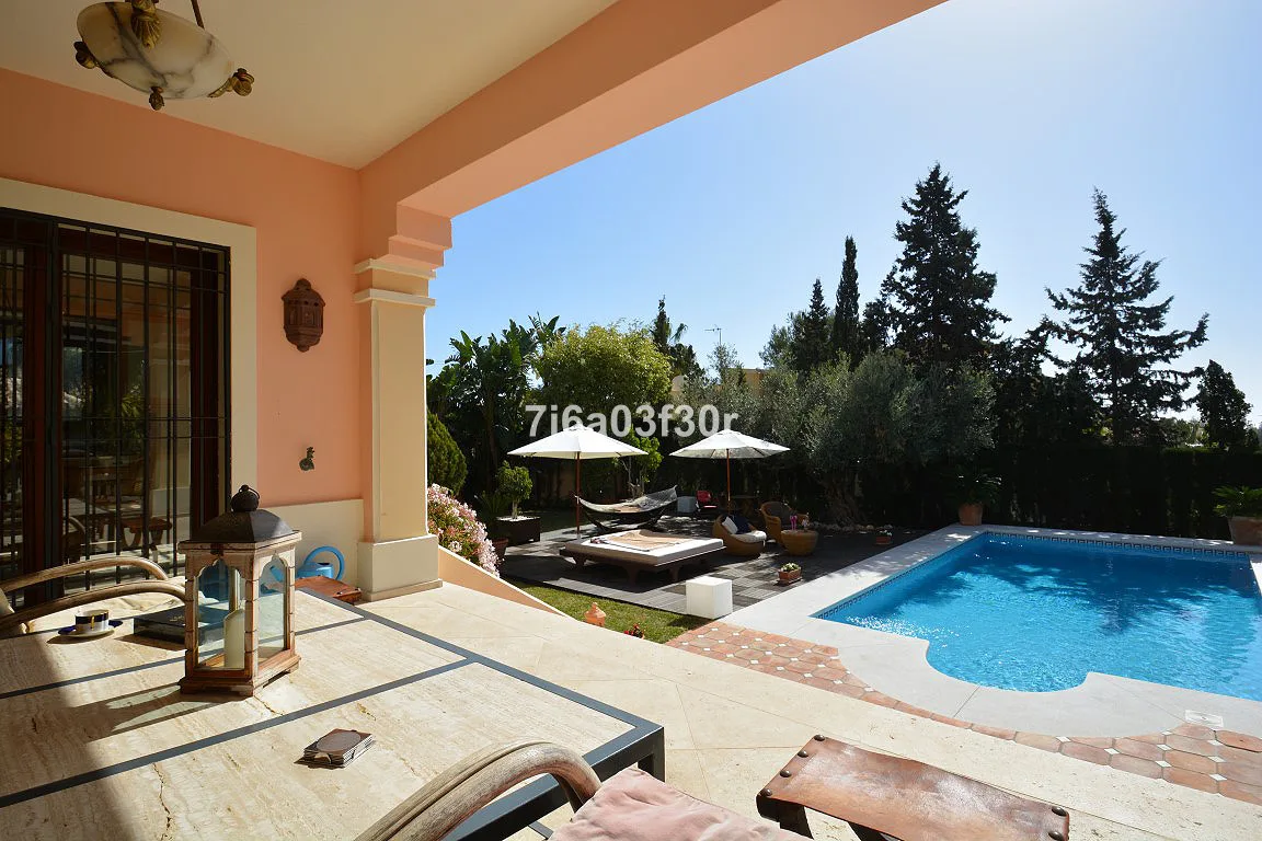 5-Bedroom Villa in Nueva Andalucía 3