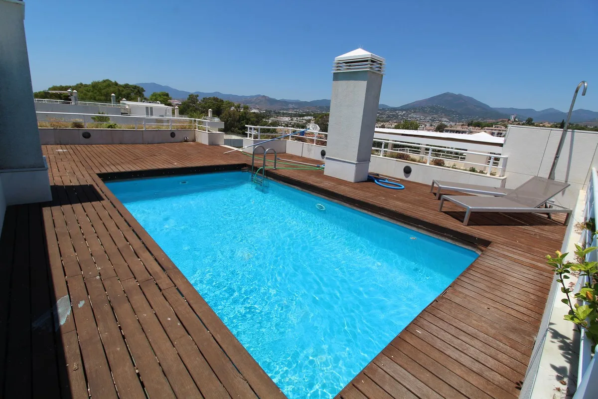 4-Bedroom Apartment in Puerto Banús 5