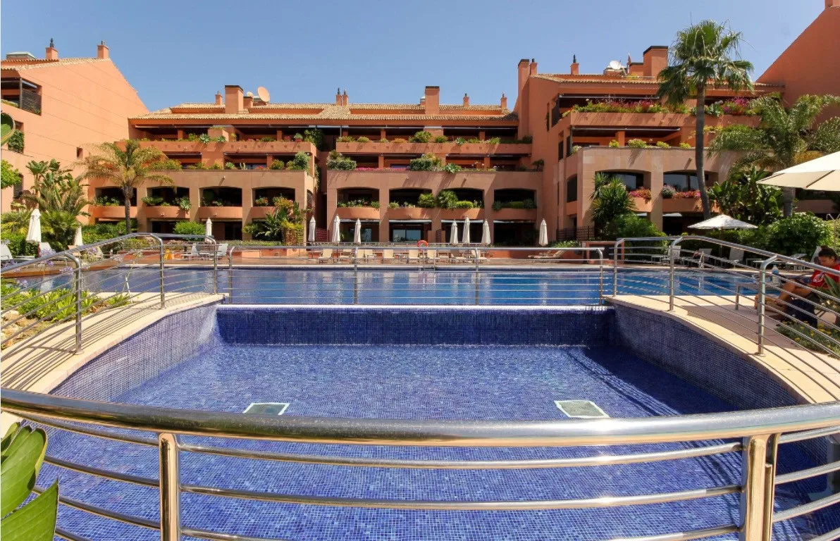2-Bedroom Apartment in Puerto Banús 2