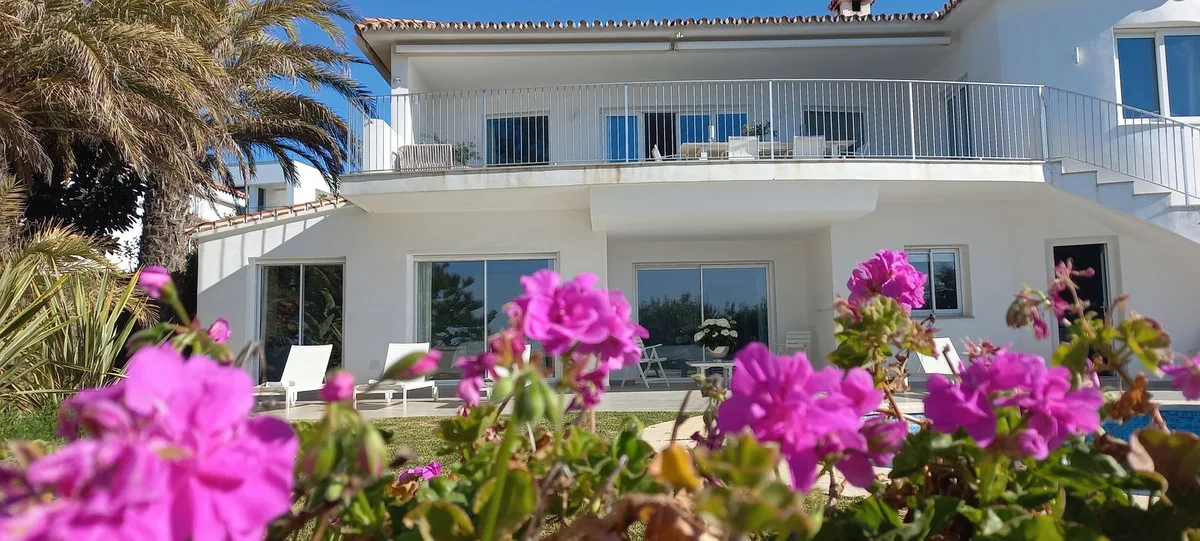 4-Bedroom Villa in El Chaparral 2