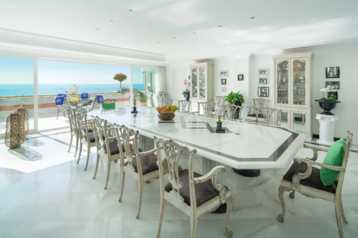 UNIQUE AND AWESOME PENTHOUSE IN PUERTO BANUS 4