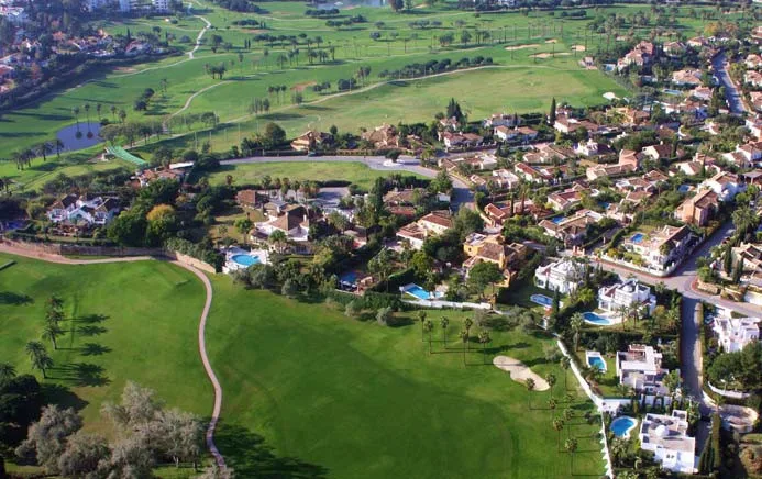 5-Bedroom Villa in Nueva Andalucía 5