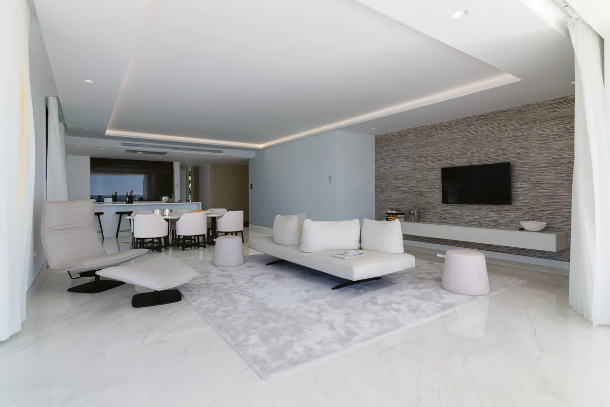 4-Bedroom Apartment in Estepona 4