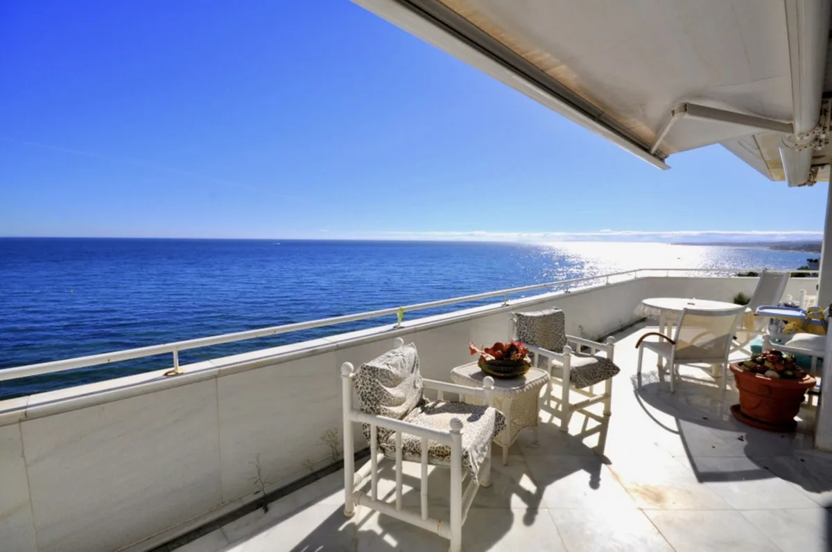 3-Bedroom Apartment in The Golden Mile 4
