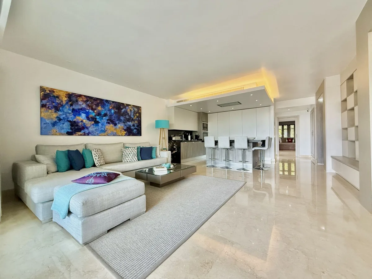 3-Bedroom Apartment in The Golden Mile 3