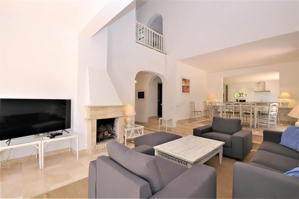 4-Bedroom Villa in Marbella 4