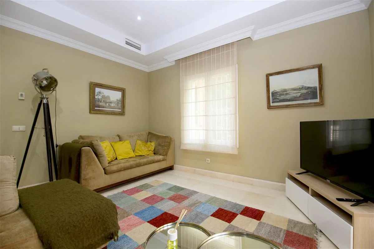 5-Bedroom Villa in Estepona 5