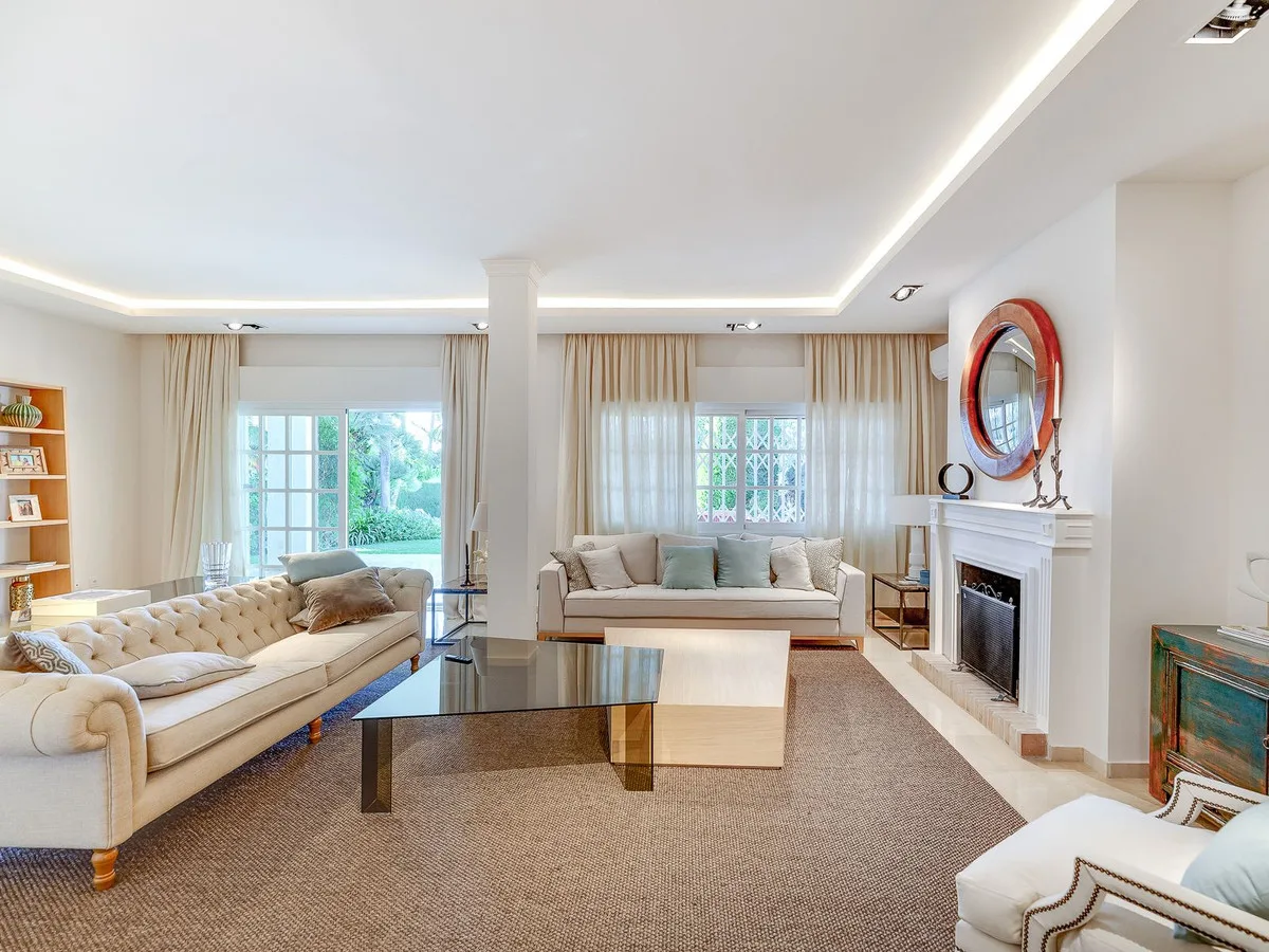 7-Bedroom Villa in Guadalmina Baja 5
