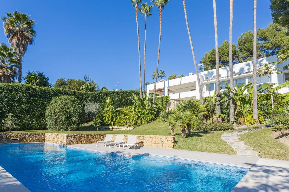 6-Bedroom Villa in The Golden Mile — The Golden Mile