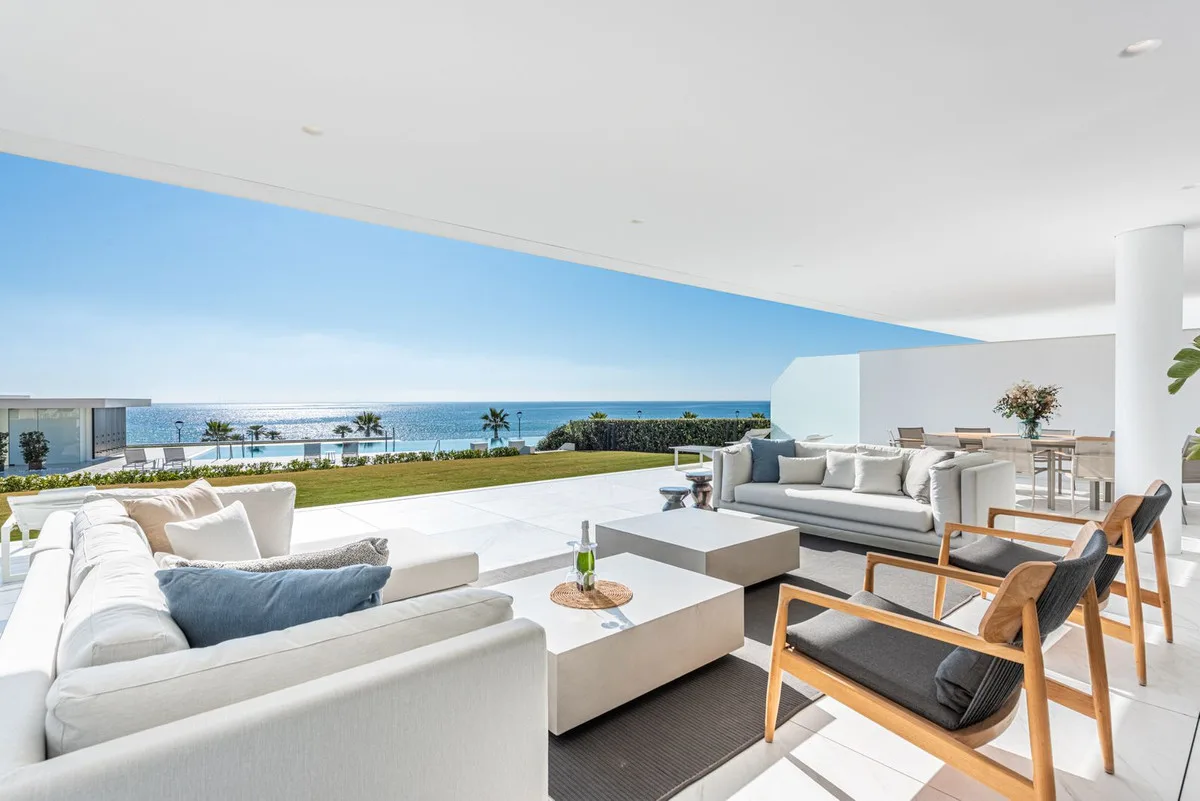 4-Bedroom Apartment in New Golden Mile — New Golden Mile