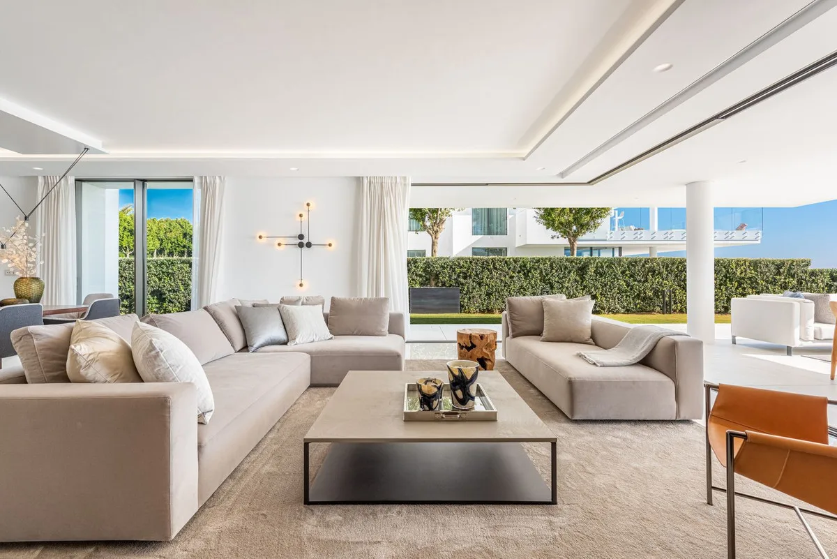4-Bedroom Apartment in New Golden Mile 4