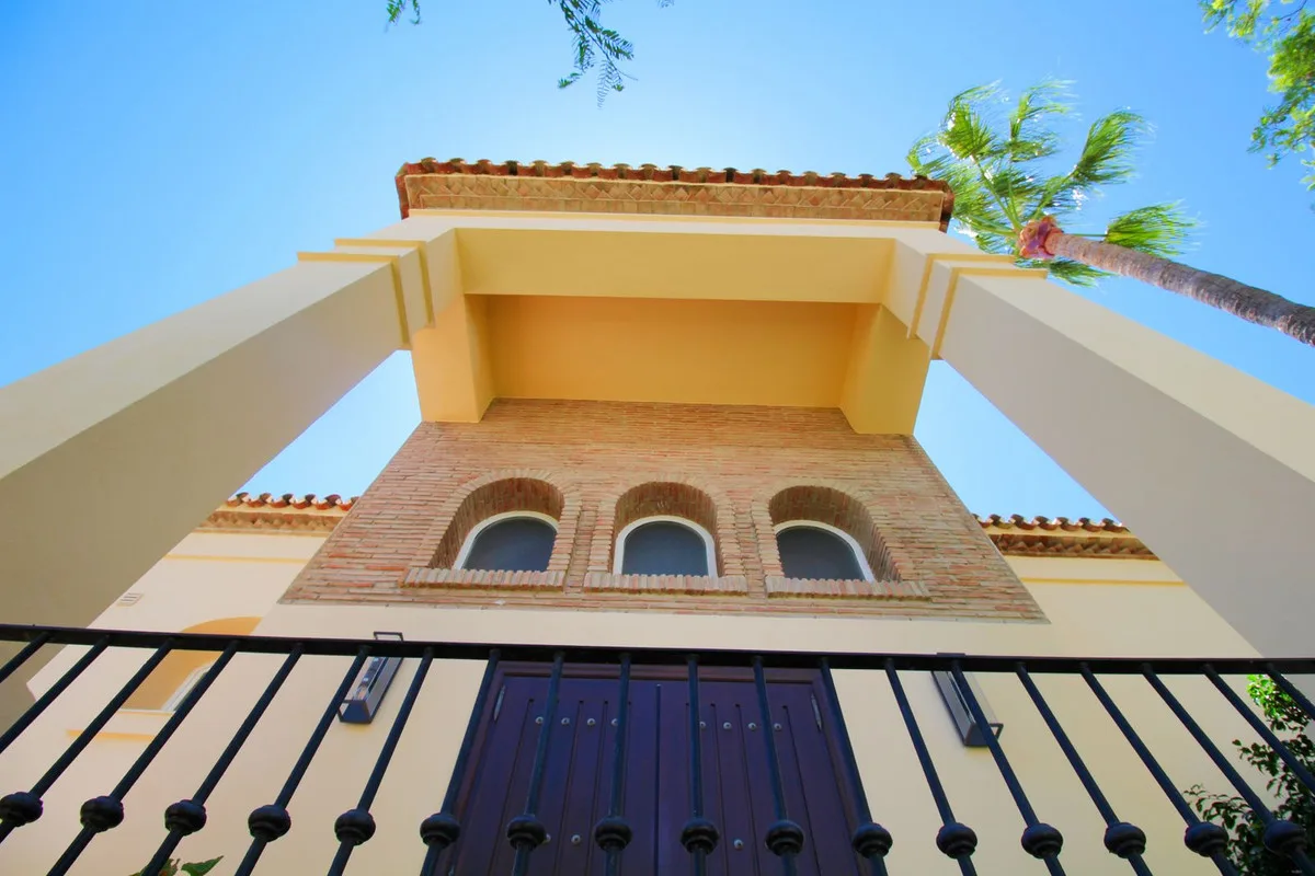 5-Bedroom Villa in Los Arqueros 2