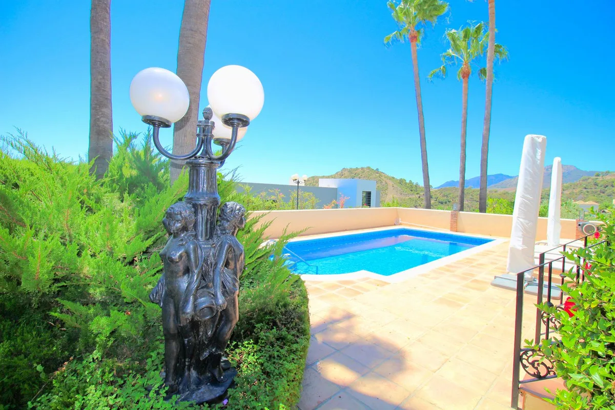 5-Bedroom Villa in Los Arqueros 5