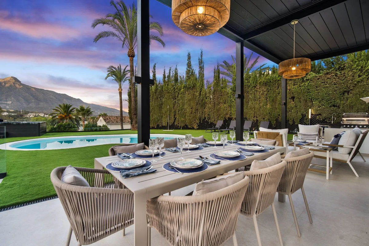 5-Bedroom Villa in Nueva Andalucía 2