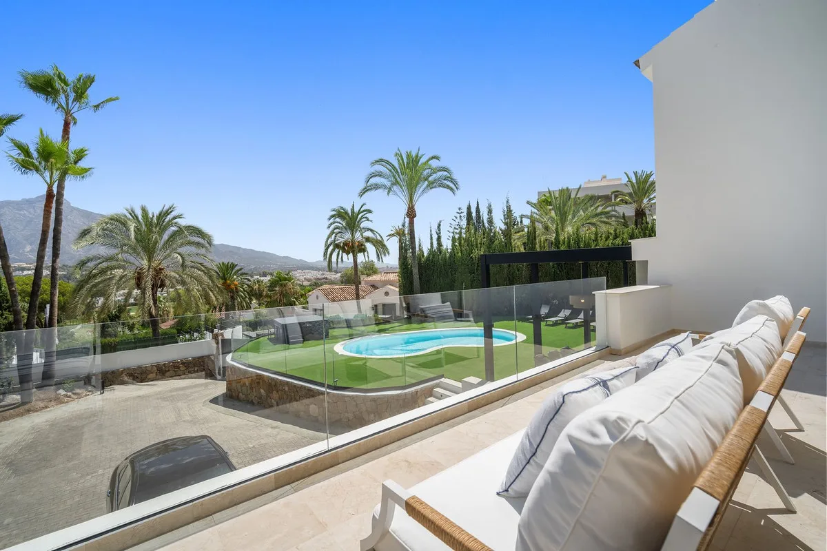 5-Bedroom Villa in Nueva Andalucía 3