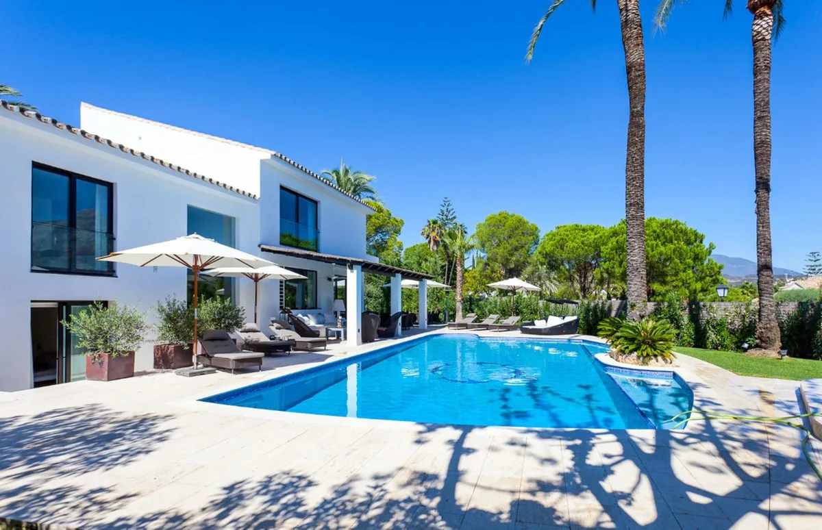 5-Bedroom Villa in Nueva Andalucía 2