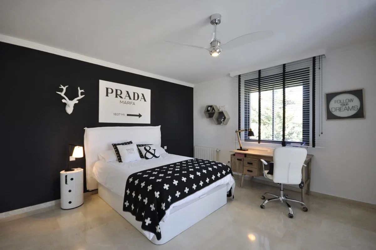 6-Bedroom Villa in Nueva Andalucía 5