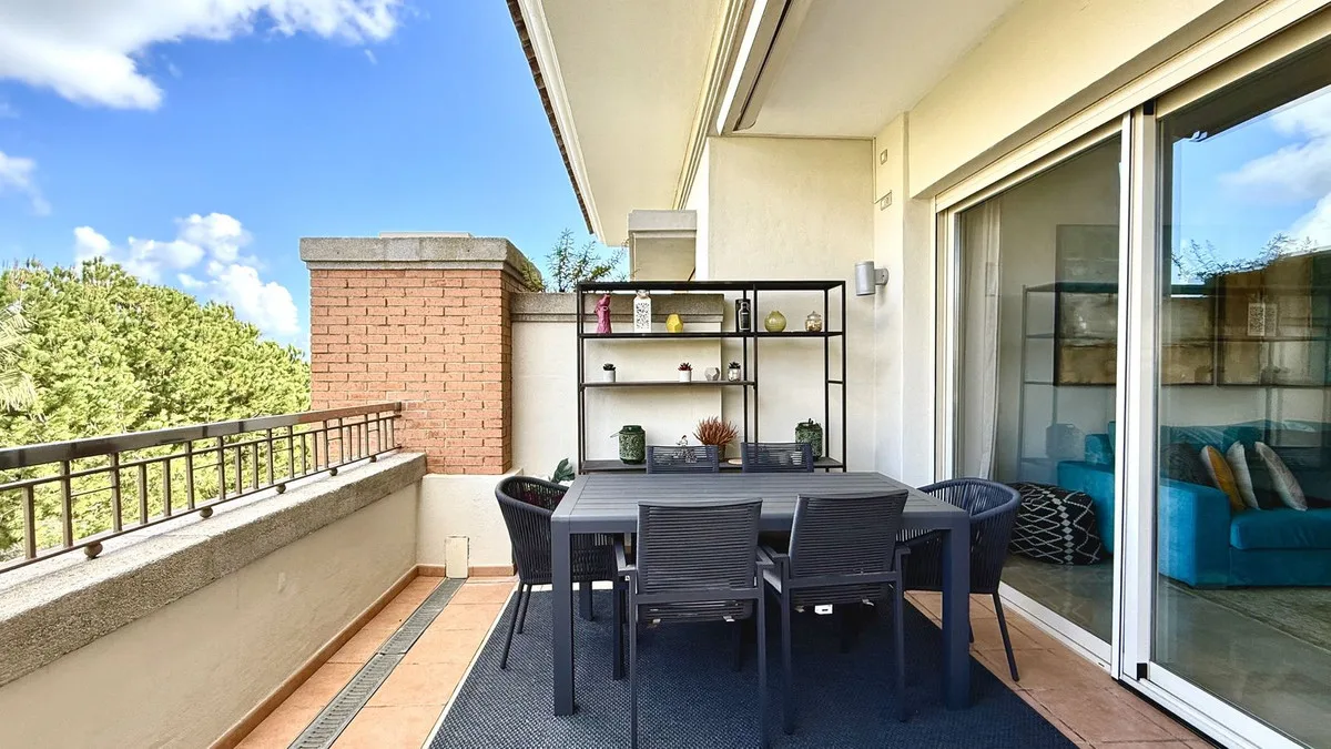 3-Bedroom Apartment in The Golden Mile 4