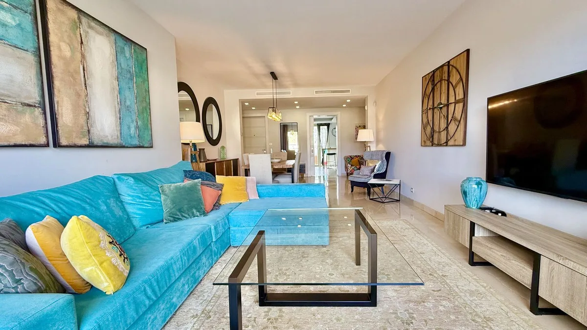 3-Bedroom Apartment in The Golden Mile 5