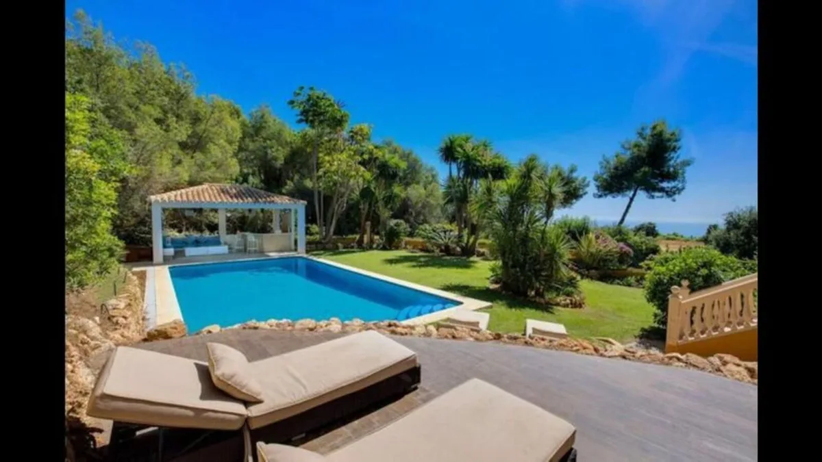 6-Bedroom Villa in The Golden Mile — The Golden Mile