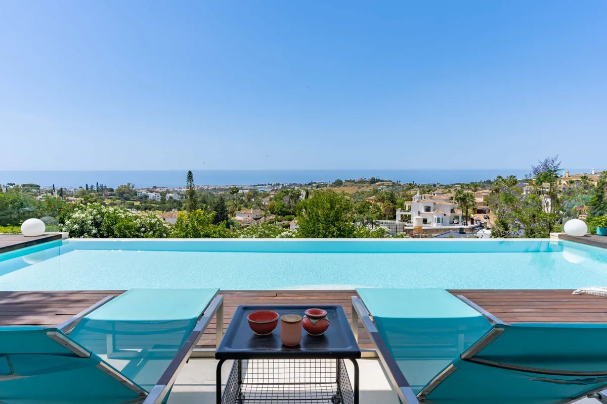 5-Bedroom Villa in Nueva Andalucía — Nueva Andalucía