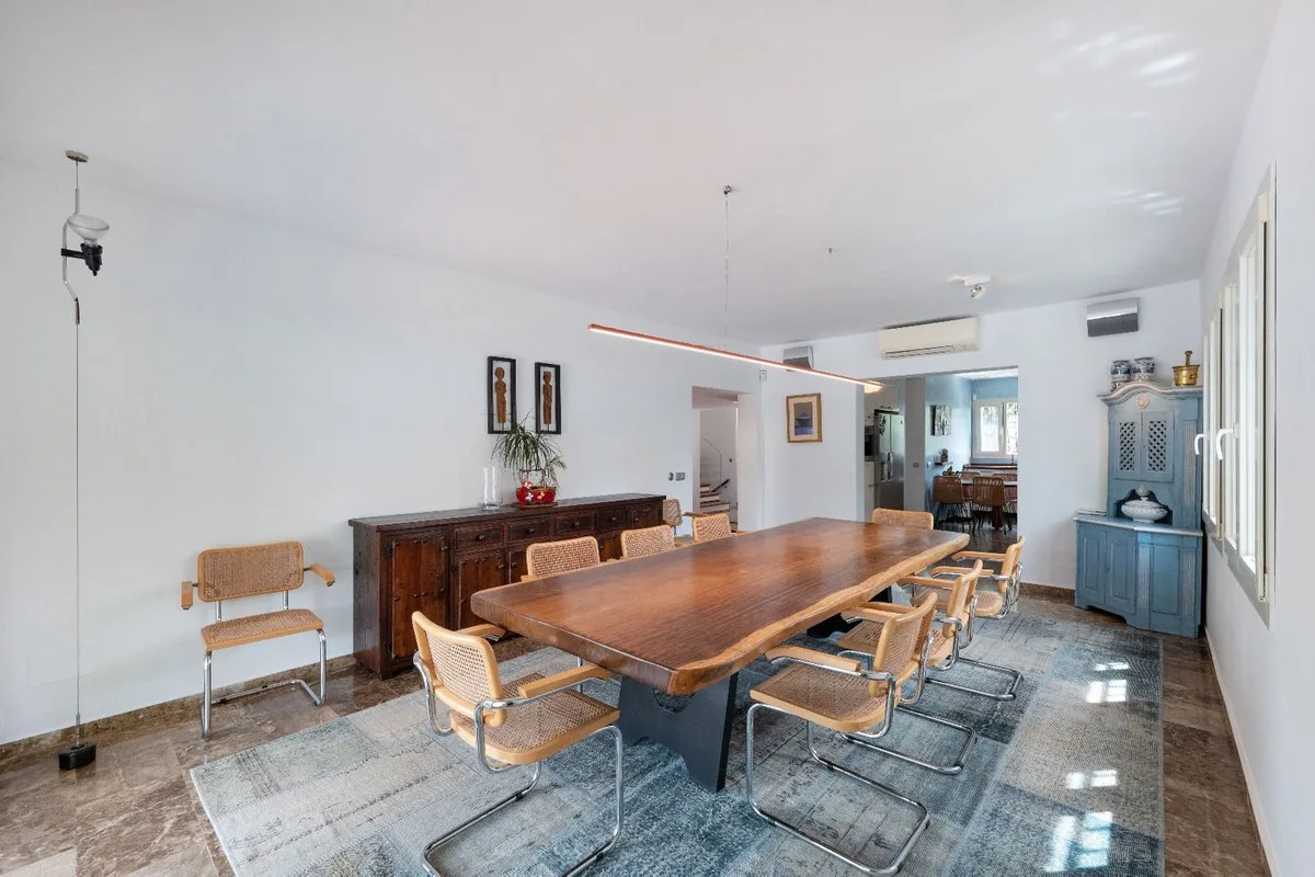 4-Bedroom Villa in The Golden Mile 4