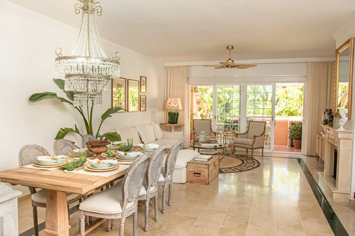 3-Bedroom Townhouse in The Golden Mile — The Golden Mile