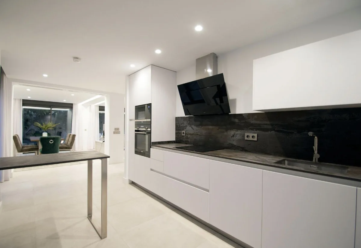 5-Bedroom Villa in Nueva Andalucía 5
