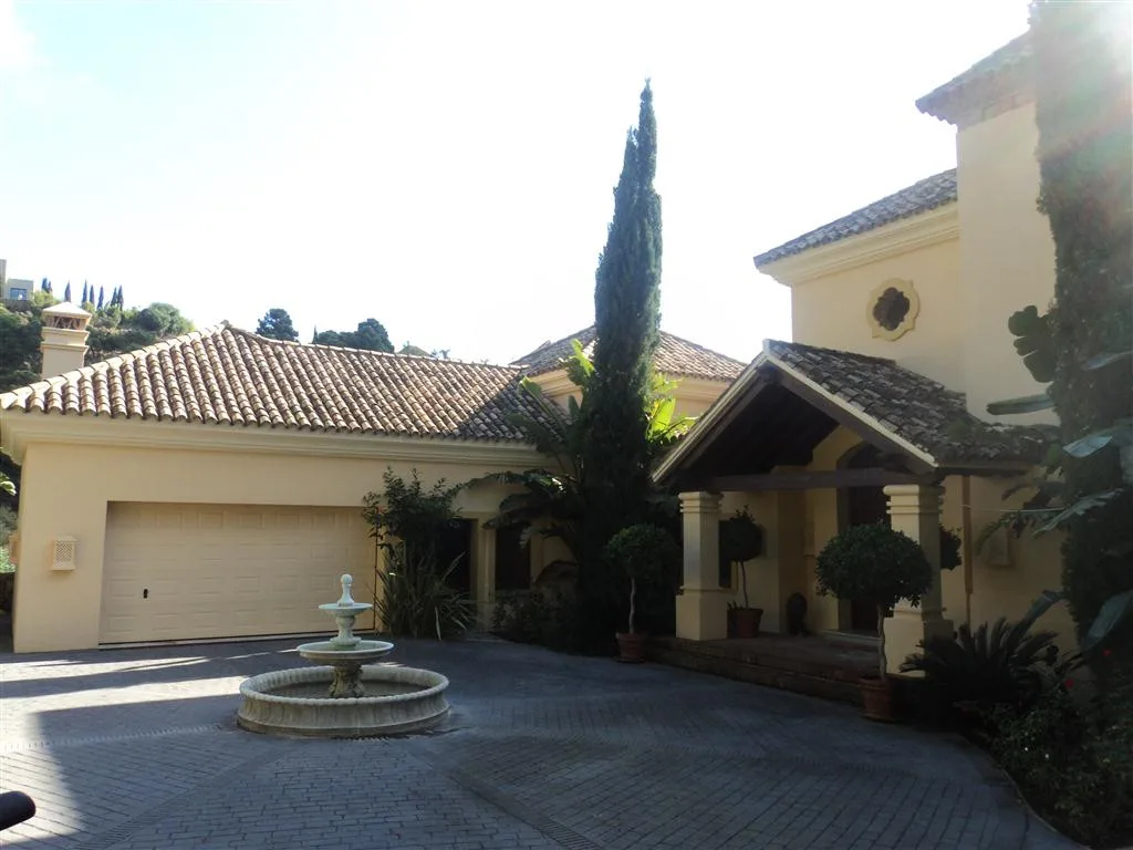 6-Bedroom Villa in La Zagaleta 2