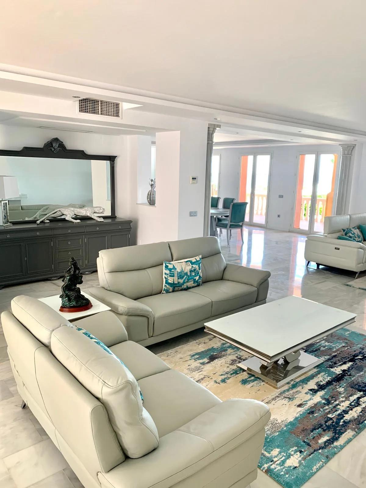 5-Bedroom Villa in Calahonda 5
