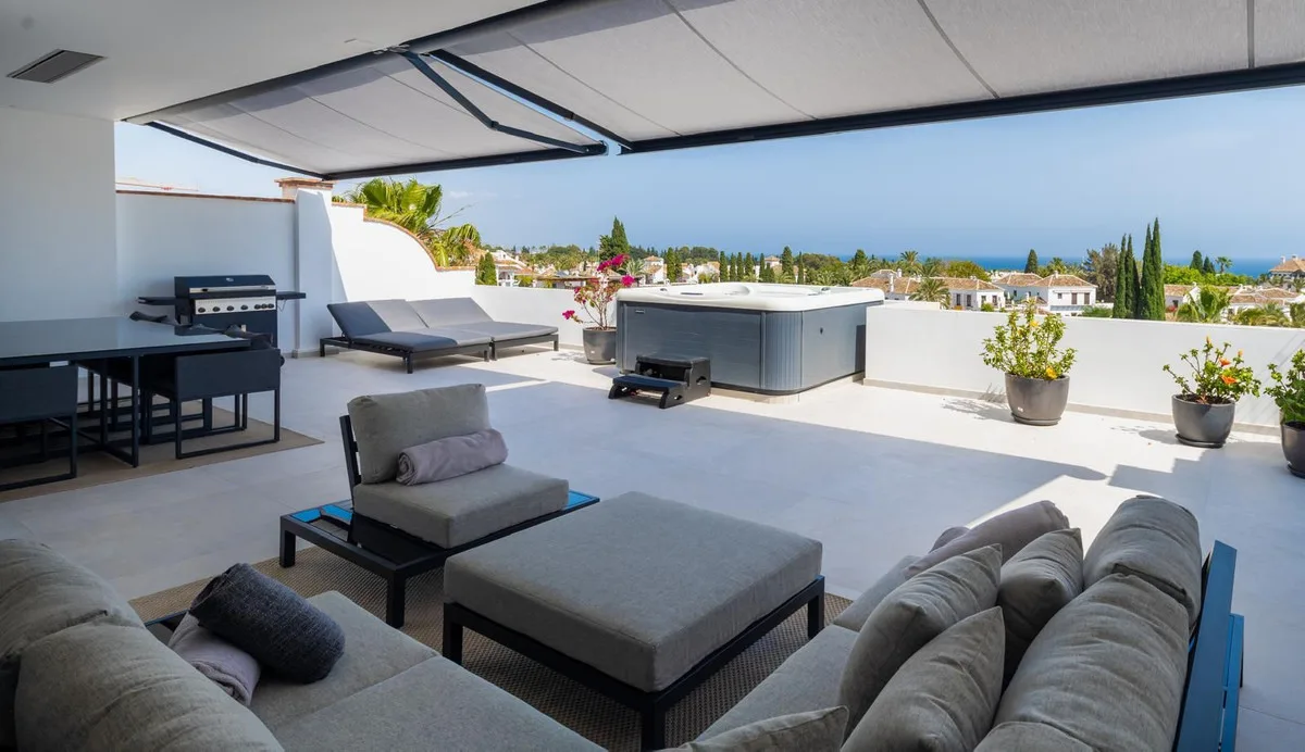 2-Bedroom Apartment in The Golden Mile — The Golden Mile