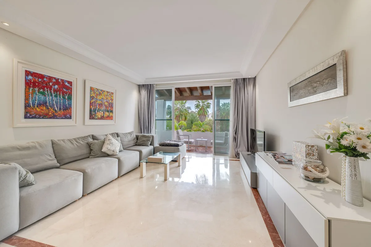 3-Bedroom Apartment in Puerto Banús 2