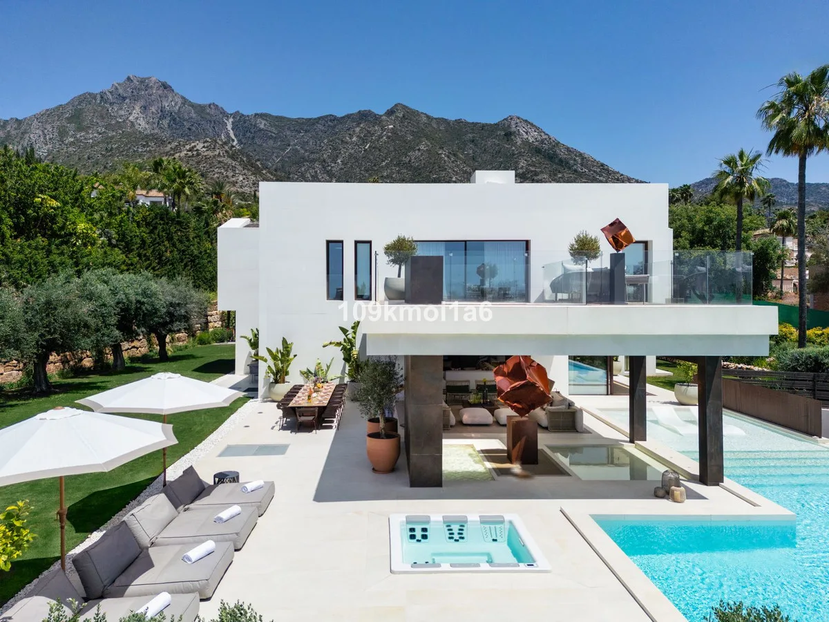 8-Bedroom Villa in Sierra Blanca — Sierra Blanca