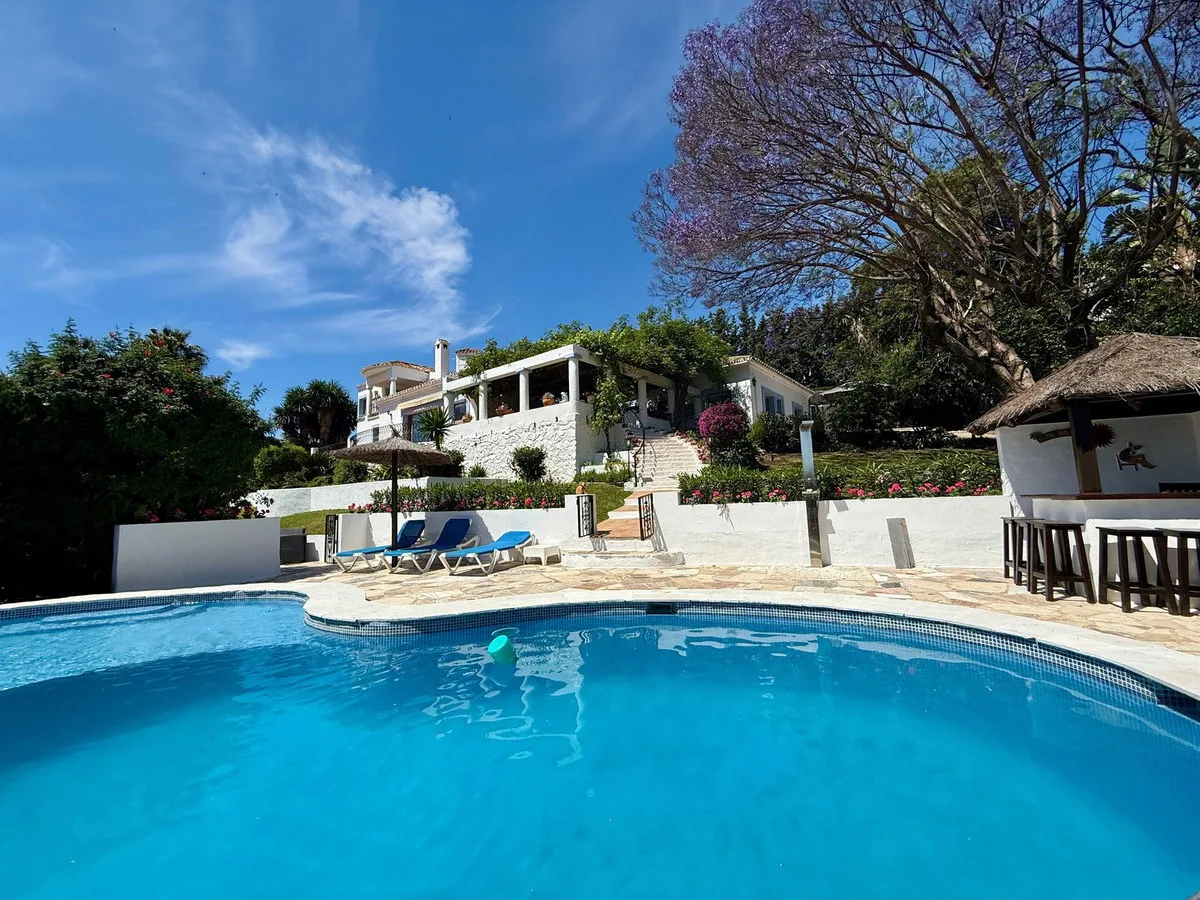 6-Bedroom Villa in Guadalmina Alta 3